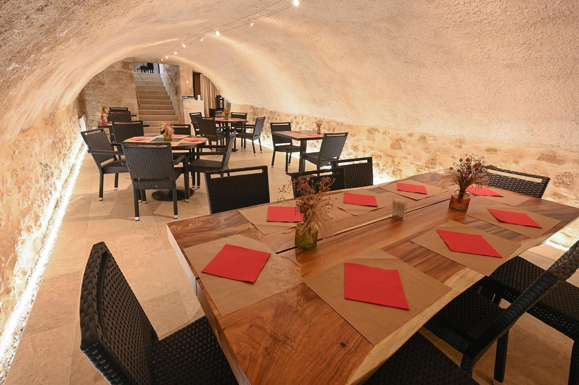 Hotel De La Croisee Poncin 外观 照片