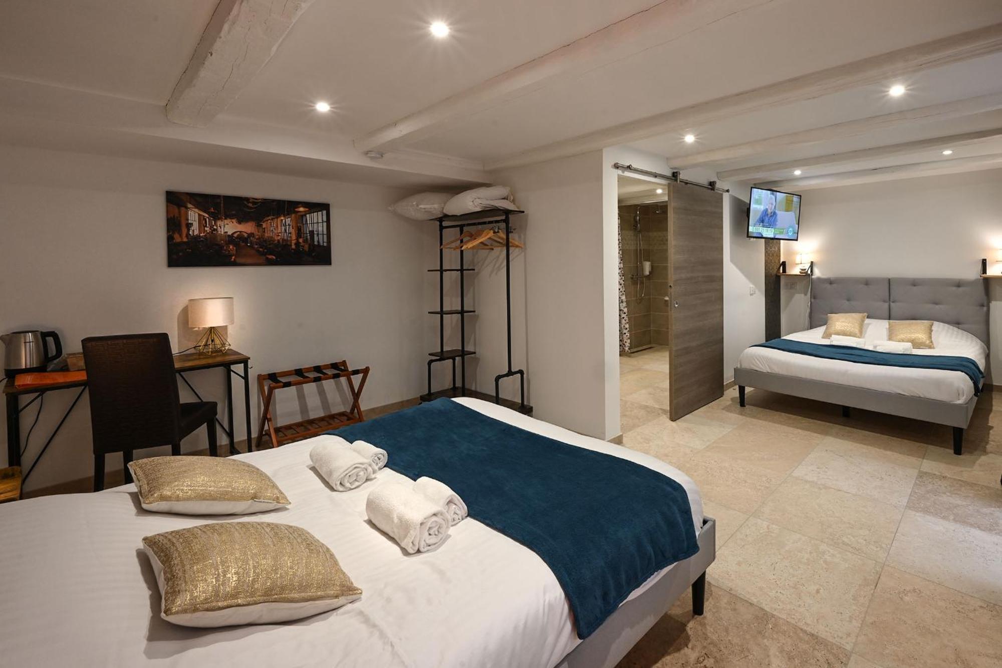Hotel De La Croisee Poncin 外观 照片