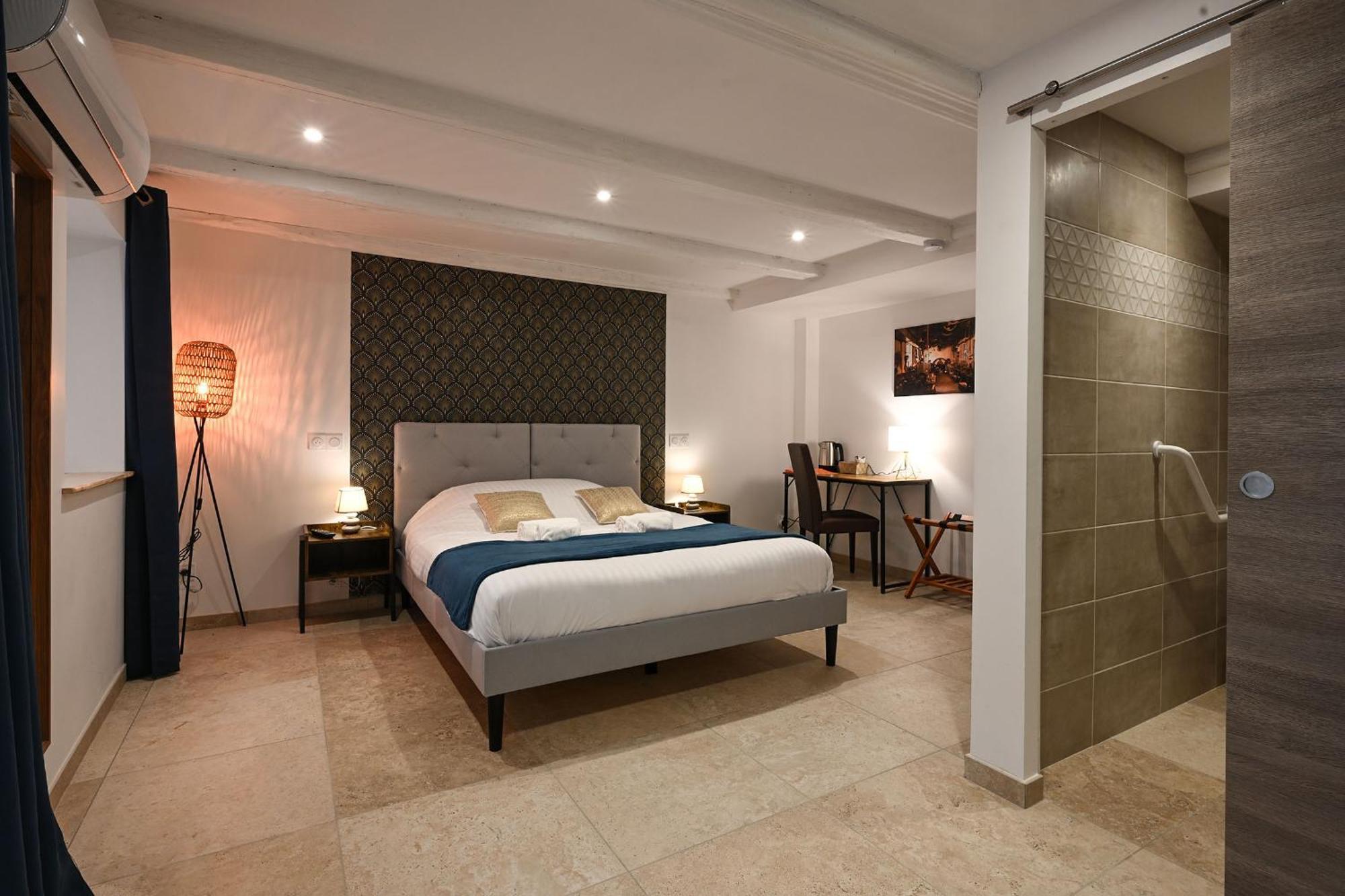 Hotel De La Croisee Poncin 外观 照片
